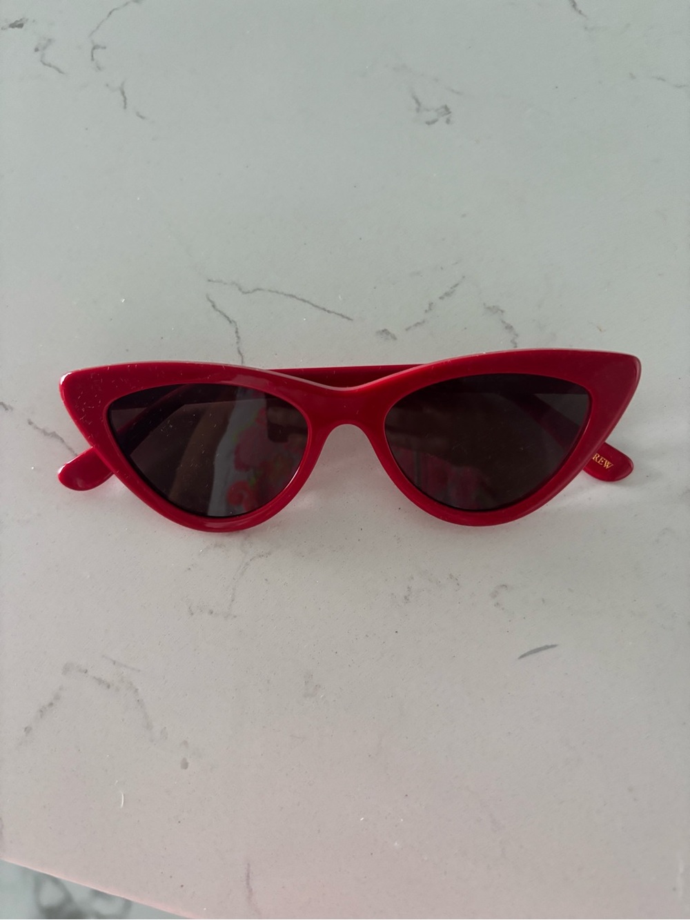 Red Cat Eye Sunglasses - Retro Style